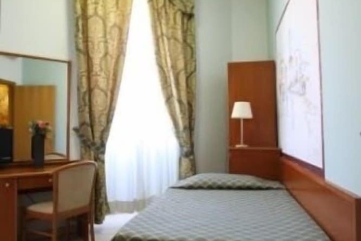 Room 12 of 21