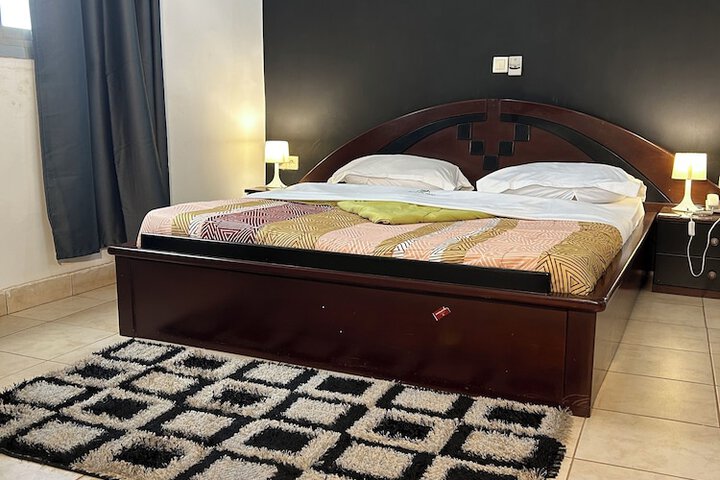 Room 32 of 307
