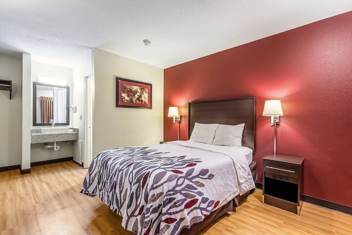Deluxe Double Bed (7 of 8)