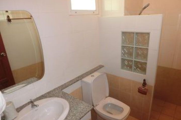 Room 9 of 10