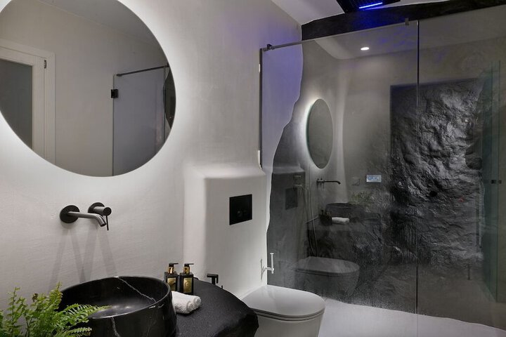 Room 73 of 115
