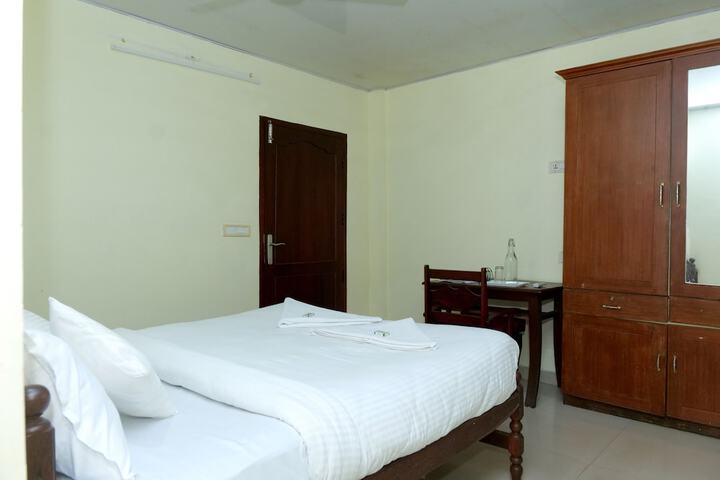 Room 10 of 26