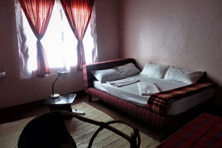 Room 4 of 4