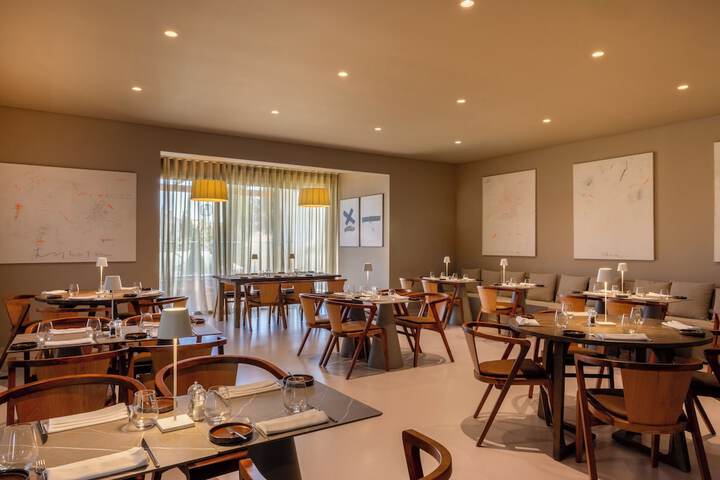 Dining 84 of 123