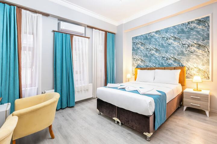 Room 8 of 28