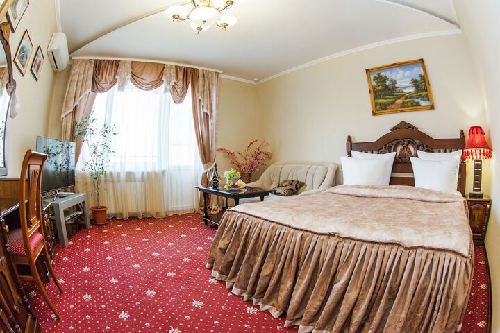 Room 10 of 81
