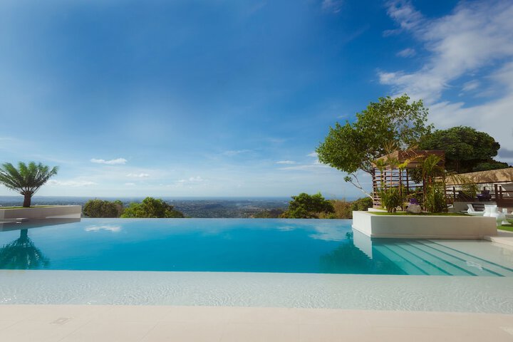 Pool 18 of 44