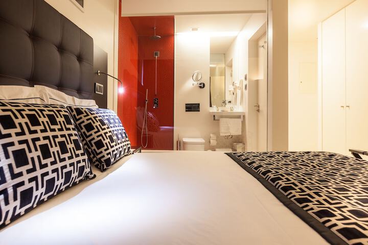 Room 27 of 49