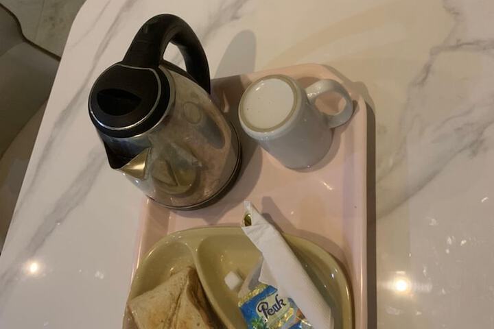Breakfast/Coffee Service 22 of 32