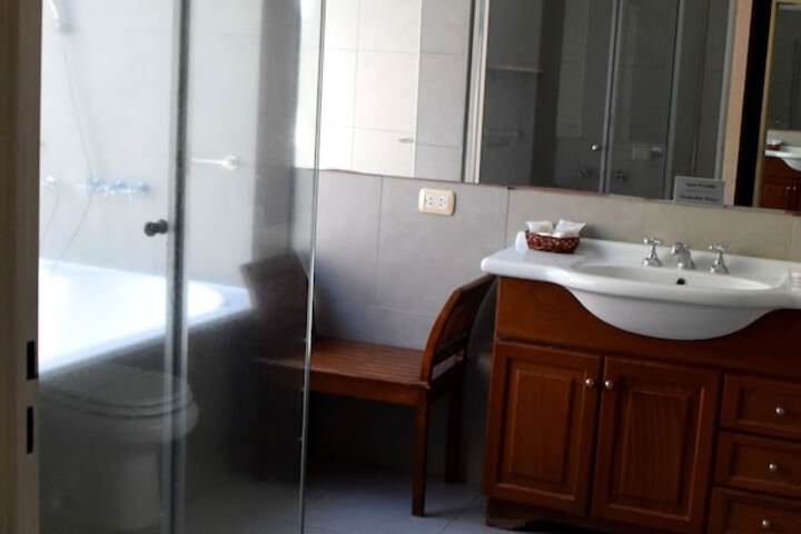 Room 30 of 94