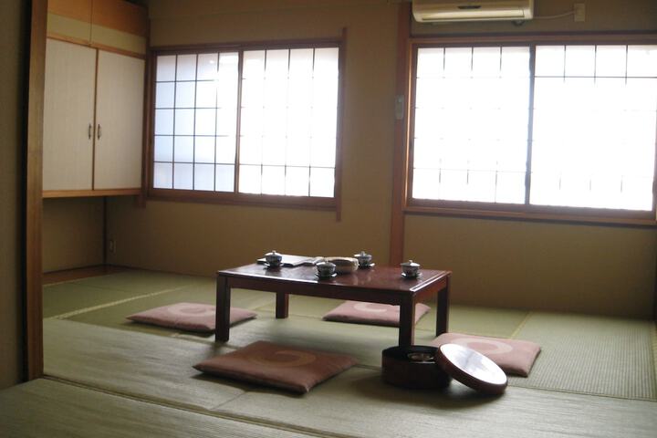 Room 5 of 31