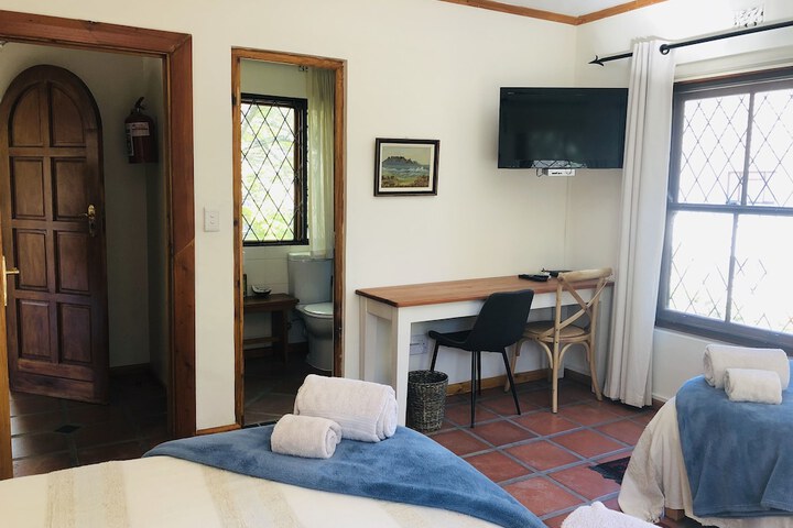 Room 10 of 103