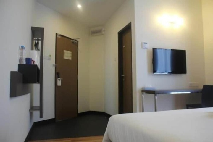 Room 15 of 53