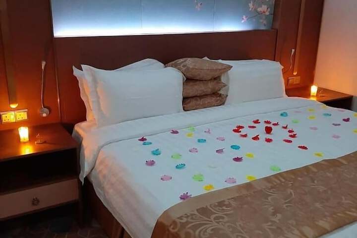 Room 15 of 65