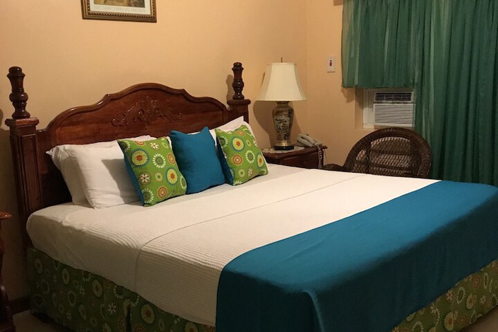 Room 26 of 162