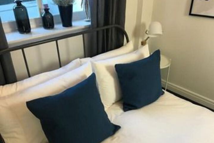 Room 7 of 19