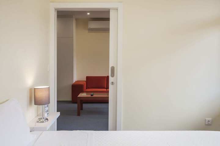 Room 53 of 87