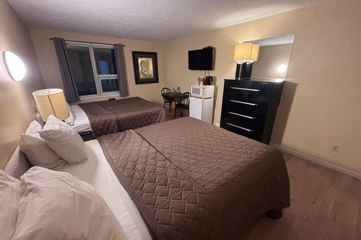 Room 12 of 27