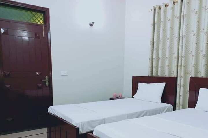 Room 7 of 11