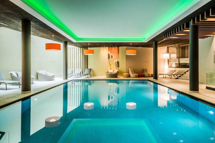 Spa 21 of 33
