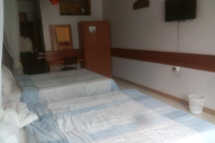 Room 11 of 20