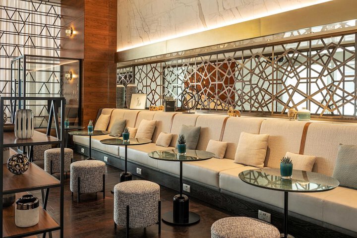 Entrance & Lobby