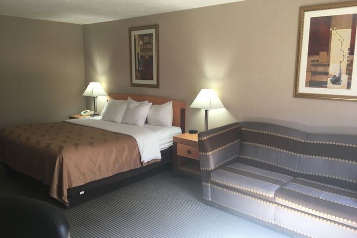 1 King Bed (11 of 23)