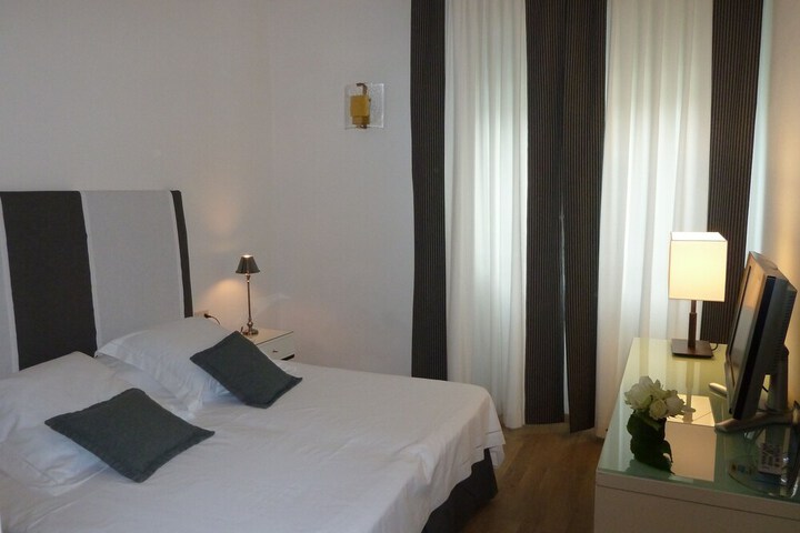Room 9 of 78