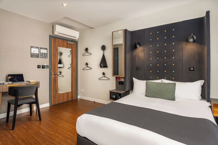 Room 14 of 47