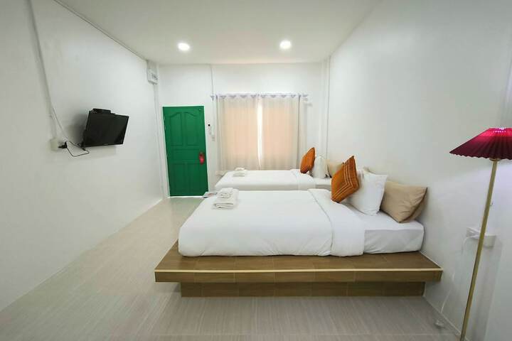 Room 10 of 29