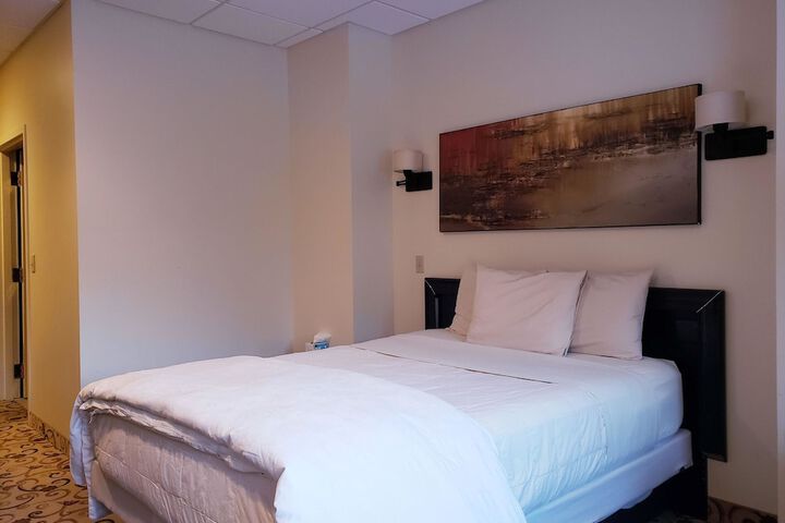 Room 9 of 206
