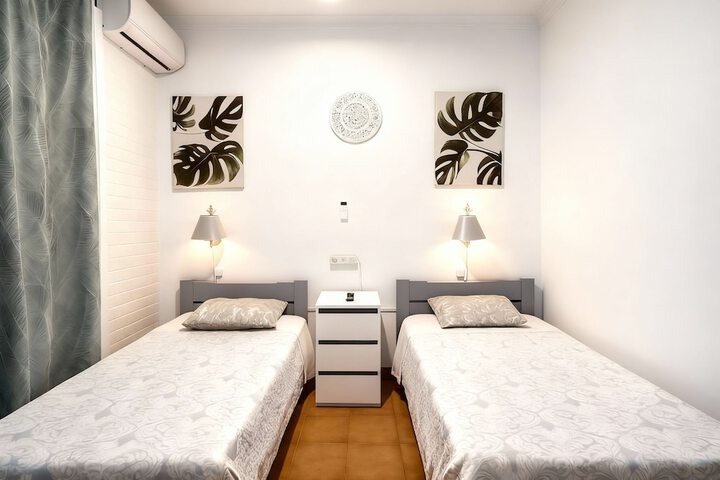 Room 35 of 112