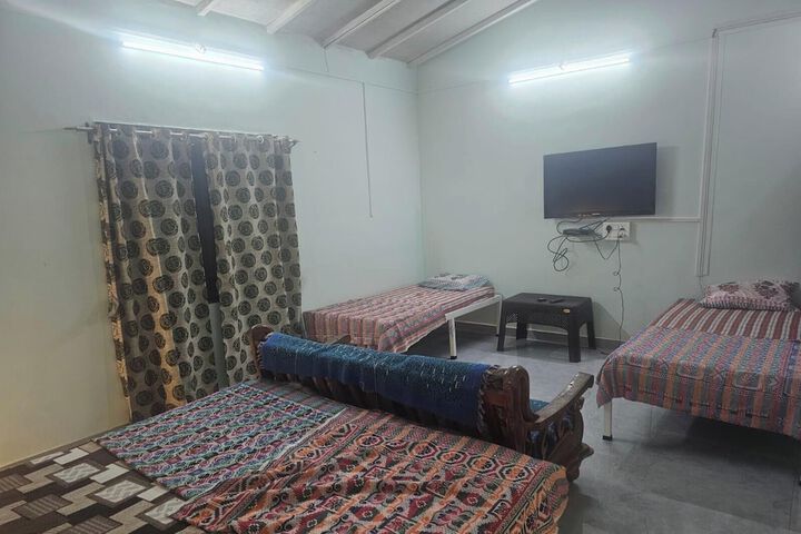 Room 2 of 18