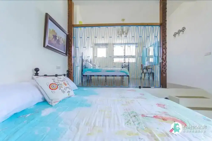 Room 6 of 10