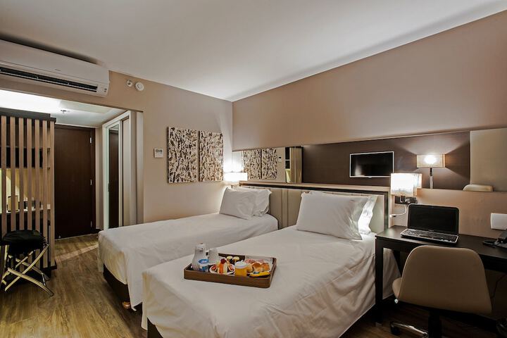 Room 8 of 45