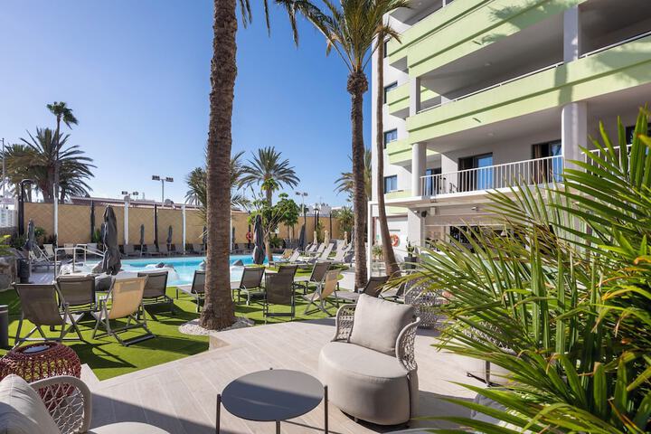 Pool Hotel