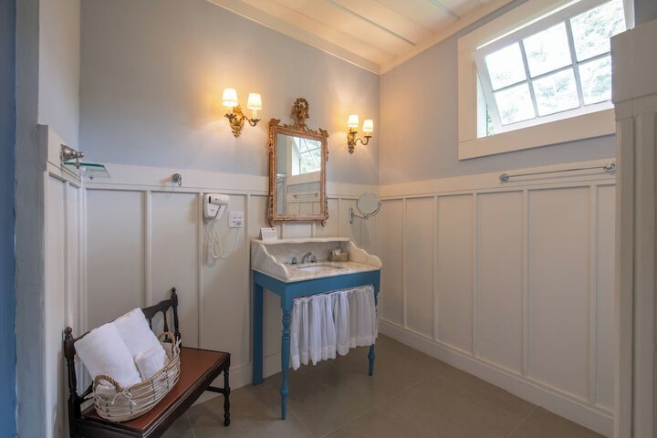 Room 18 of 29