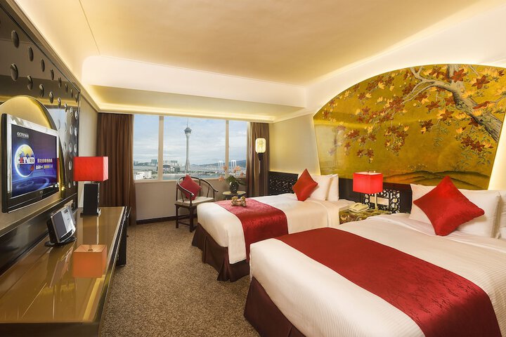 Room 33 of 63