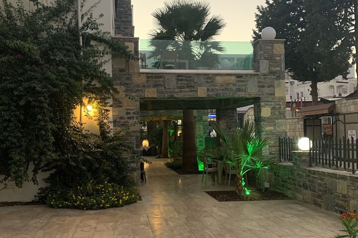 Hotel Exterior 154 of 159