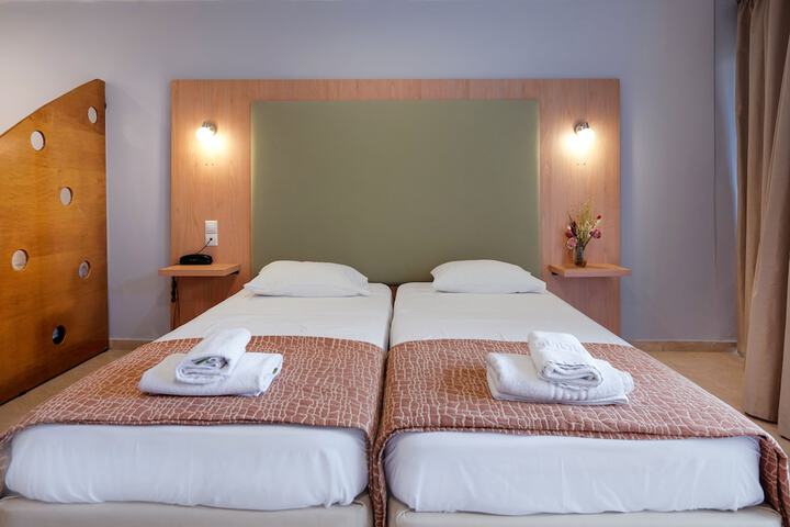 Room 25 of 126