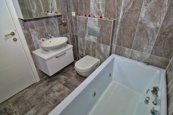 Room 8 of 20