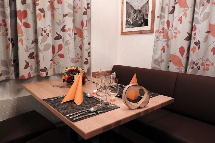 Dining 38 of 94