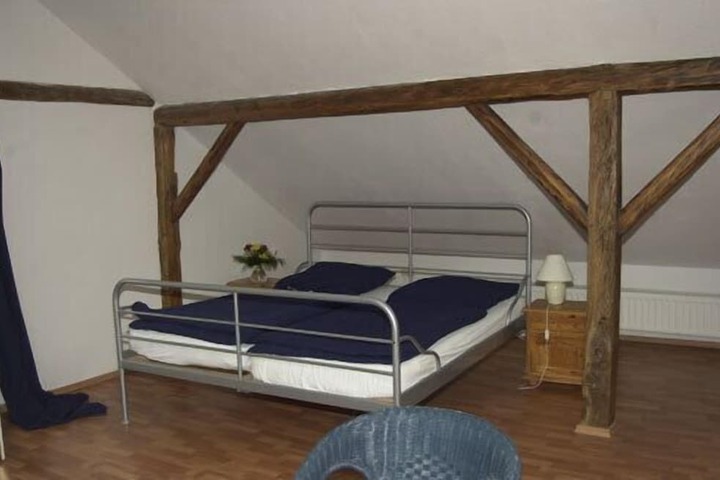 Room 7 of 25