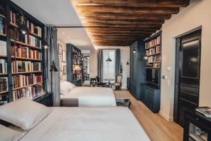 Room 8 of 18
