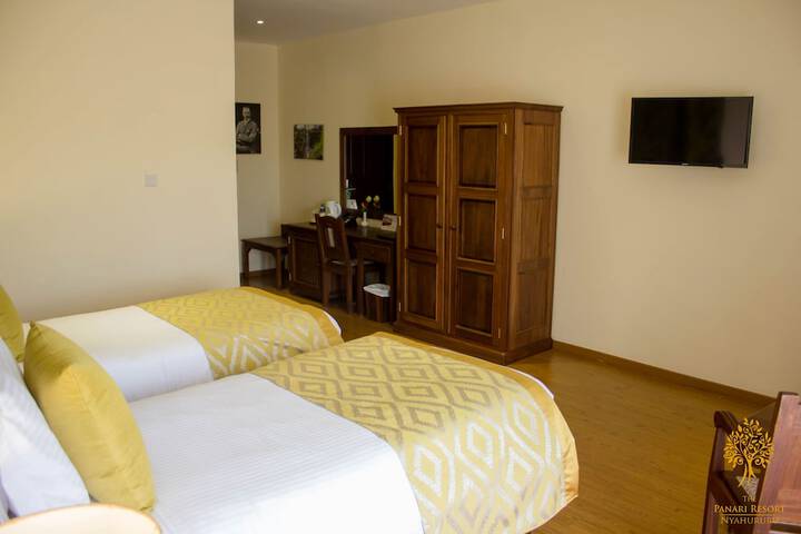 Room 12 of 114