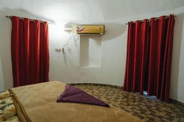 Room 14 of 26