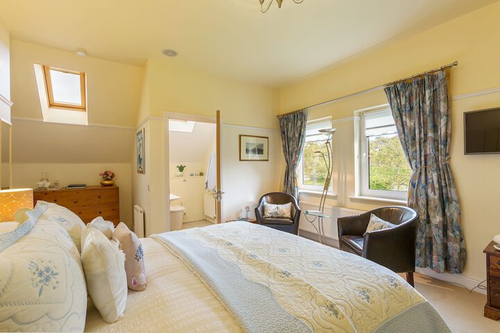 Room 2 of 30