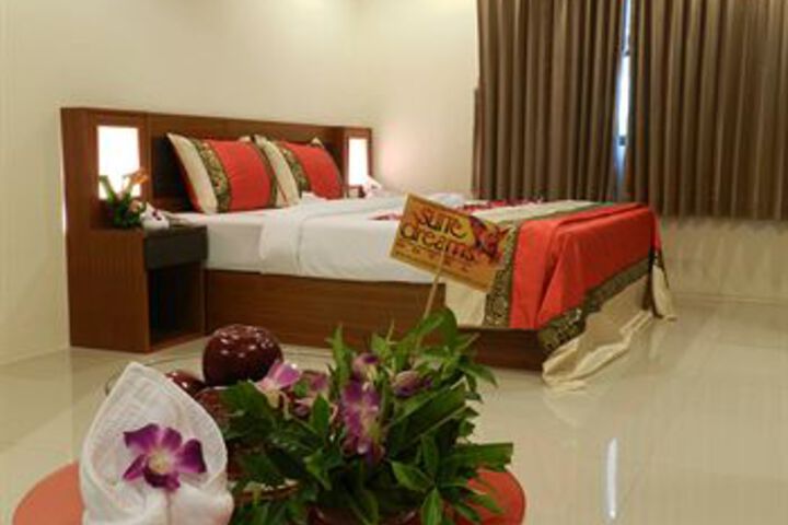 Suite Dreams Hotel