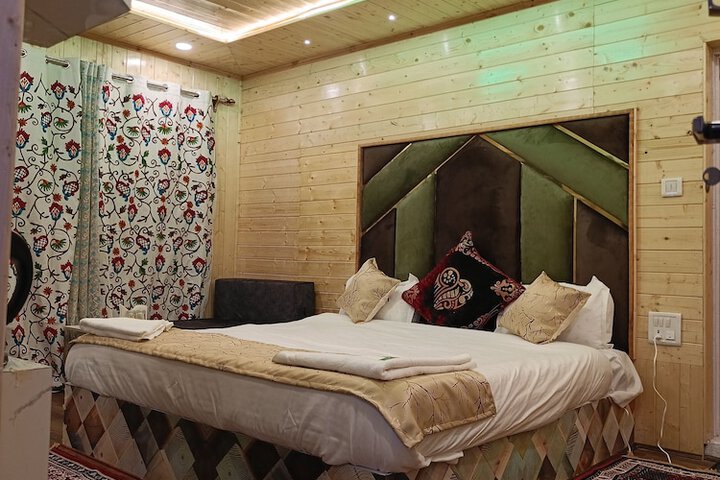 Room 34 of 68