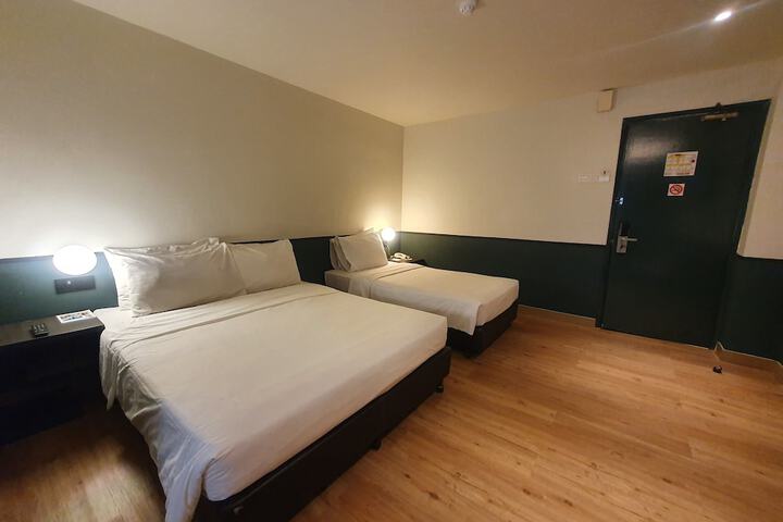 Room 18 of 38